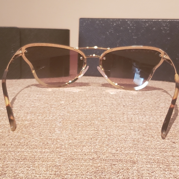 Prada Catwalk Sunglasses PR74VS (101) - Picture 11 of 16